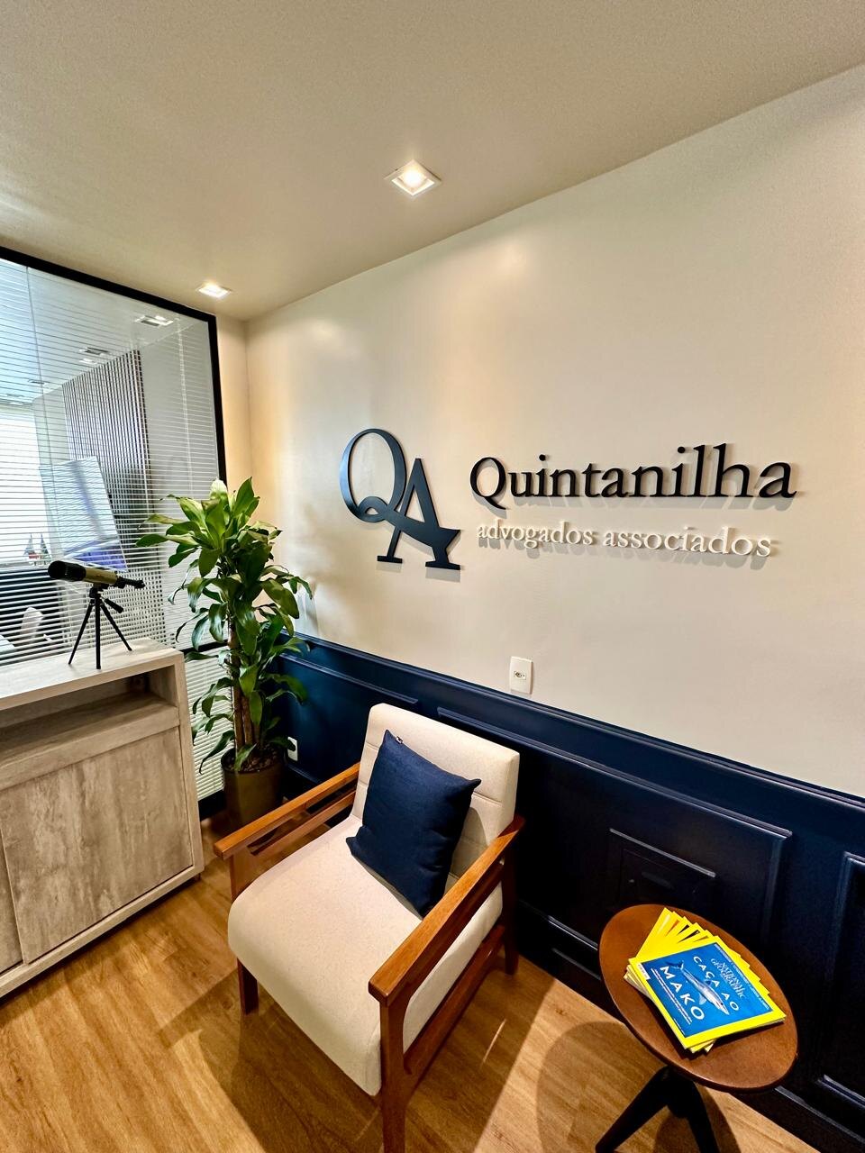 Área de atendimento e espera do escritório